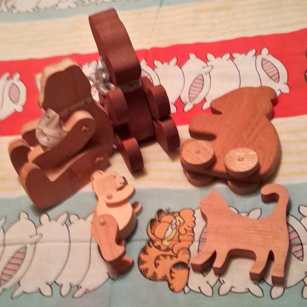 Bundle of 5-Piece,Hand Carved,Wooden Toys 🧸 with Moveable Parts🐻🐺🧸